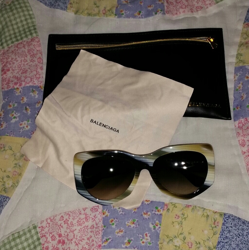 SALE NEW Balenciaga Sunglasses Yellow/Black Horn
